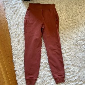 Lululemon high waisted sweats Sz 6 rust